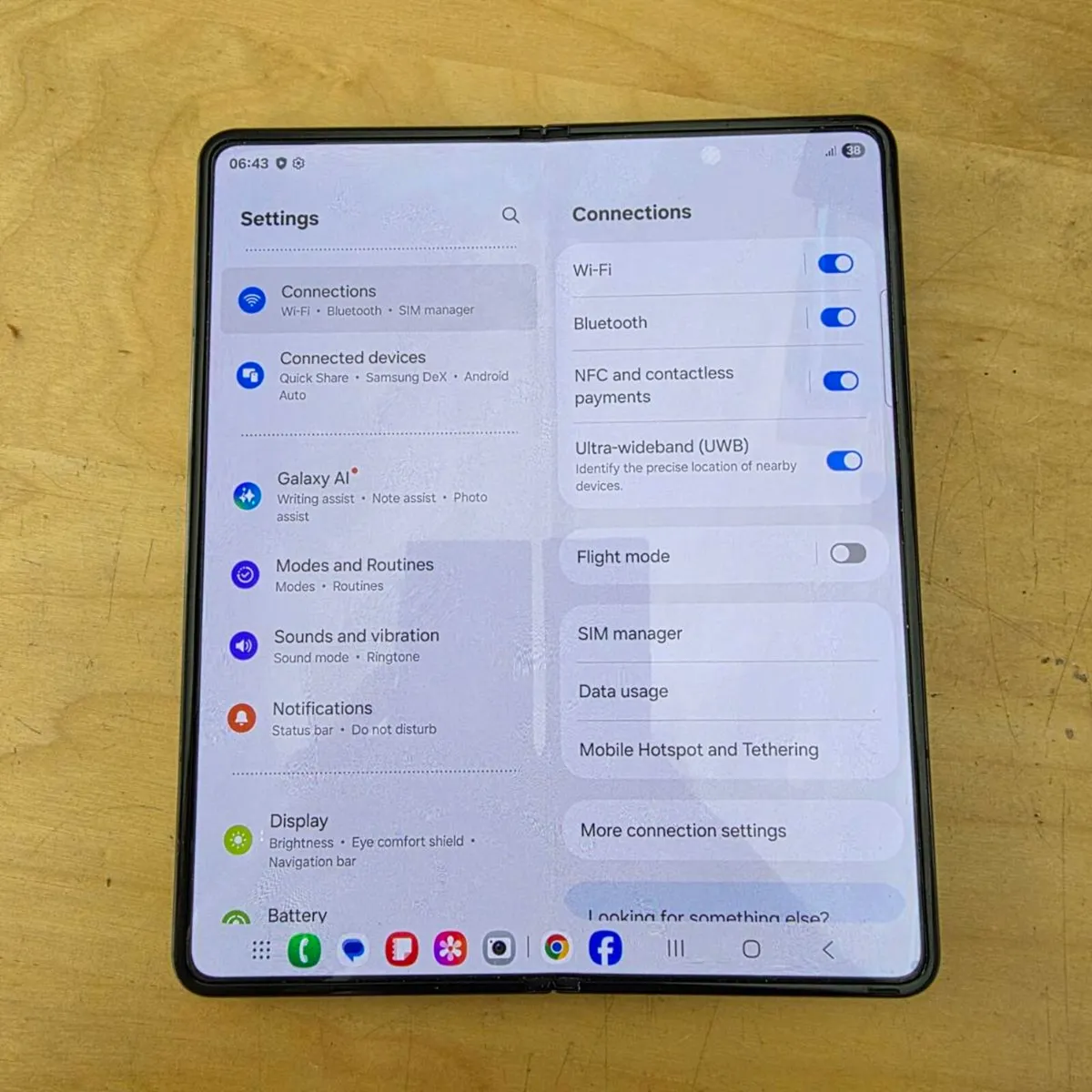 Samsung Galaxy Z Fold 4 - 512MB Storage 12GB RAM - Image 3