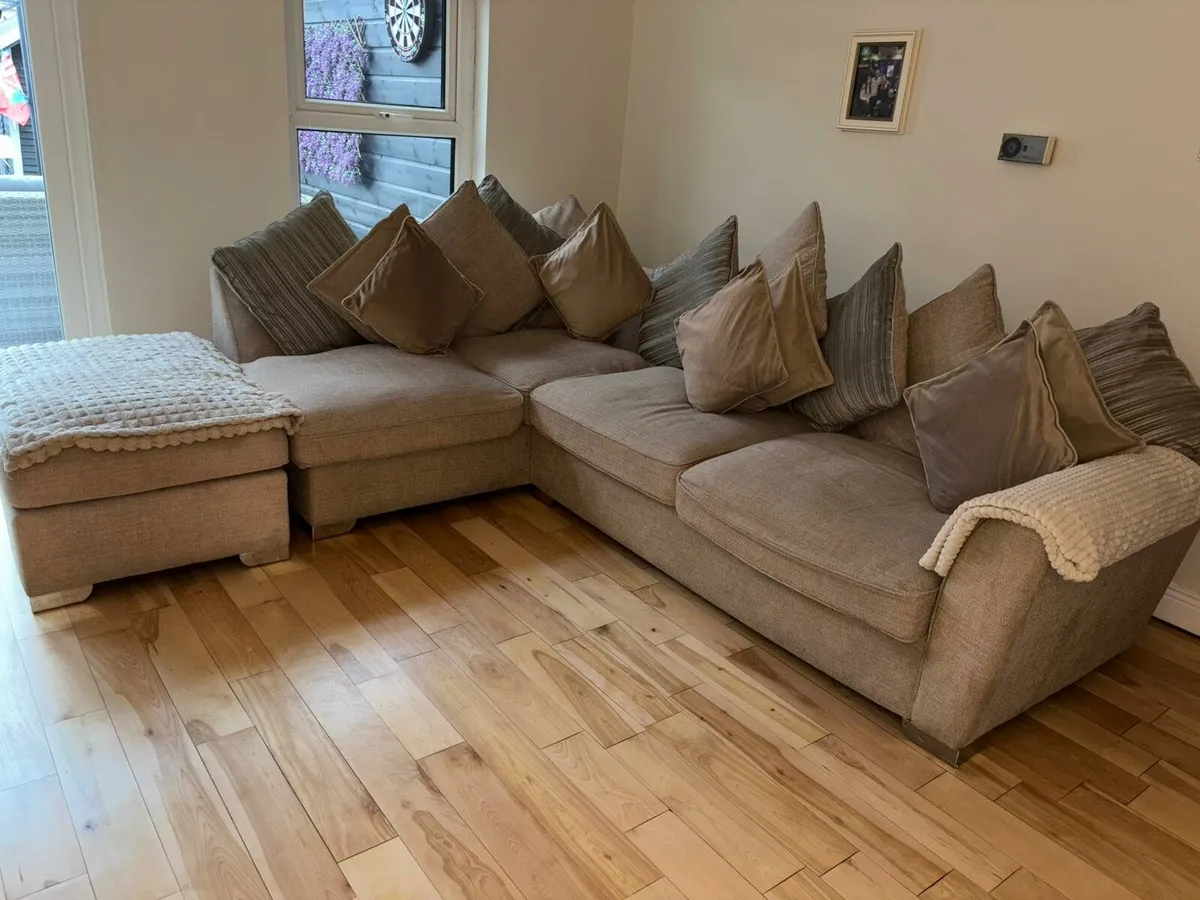L shape sofa - Image 1