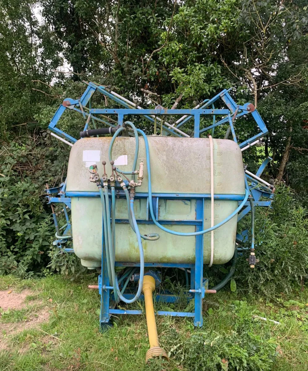 Berthed sprayer - Image 1