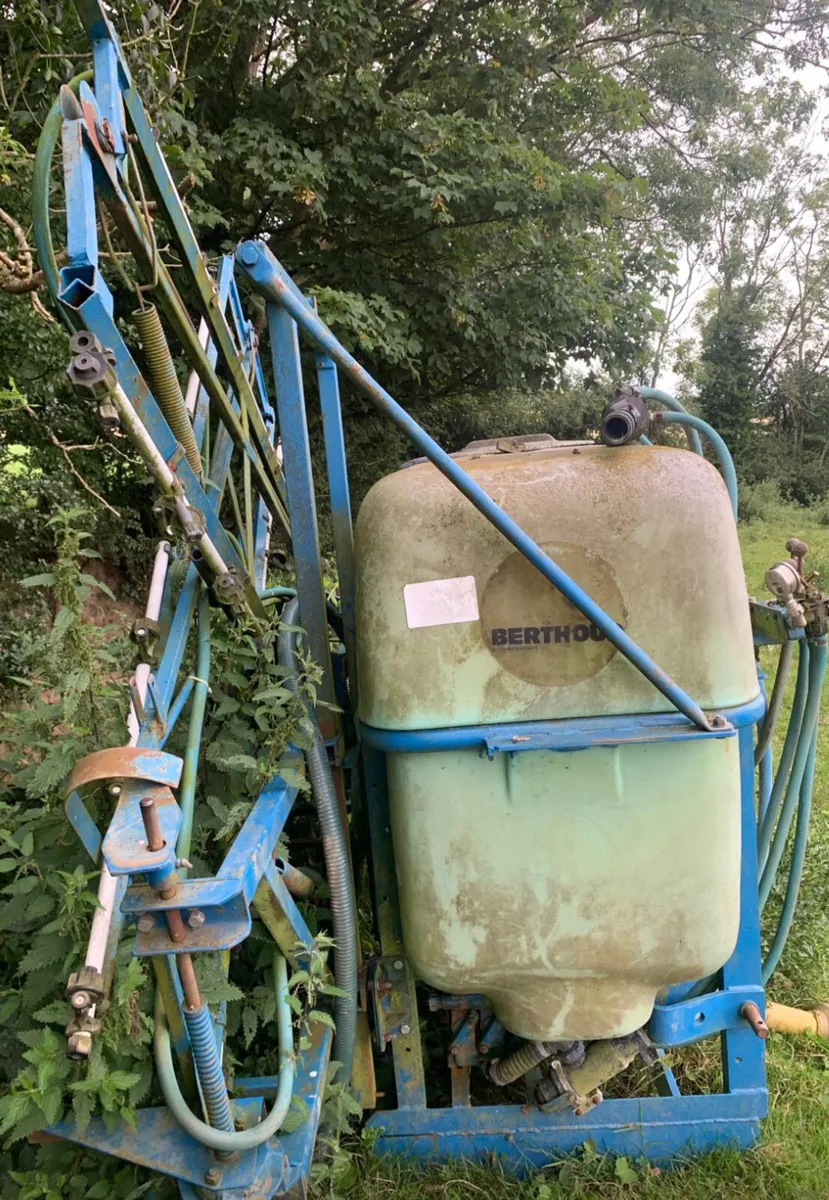 Berthed sprayer - Image 2