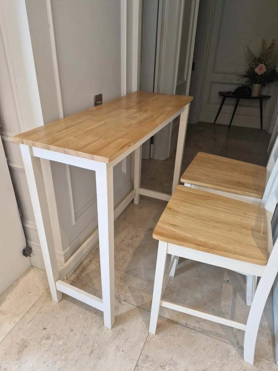 Table and stools - Image 2