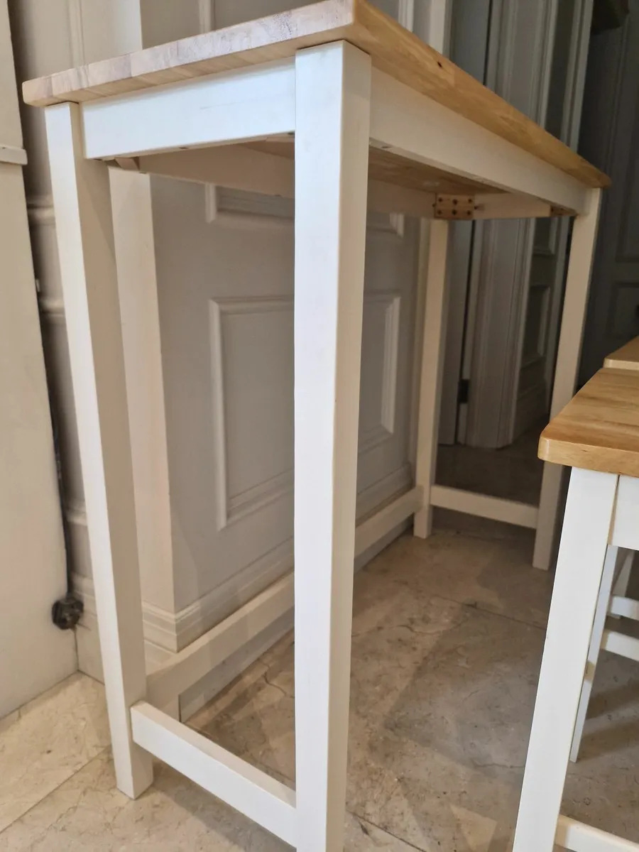 Table and stools - Image 3
