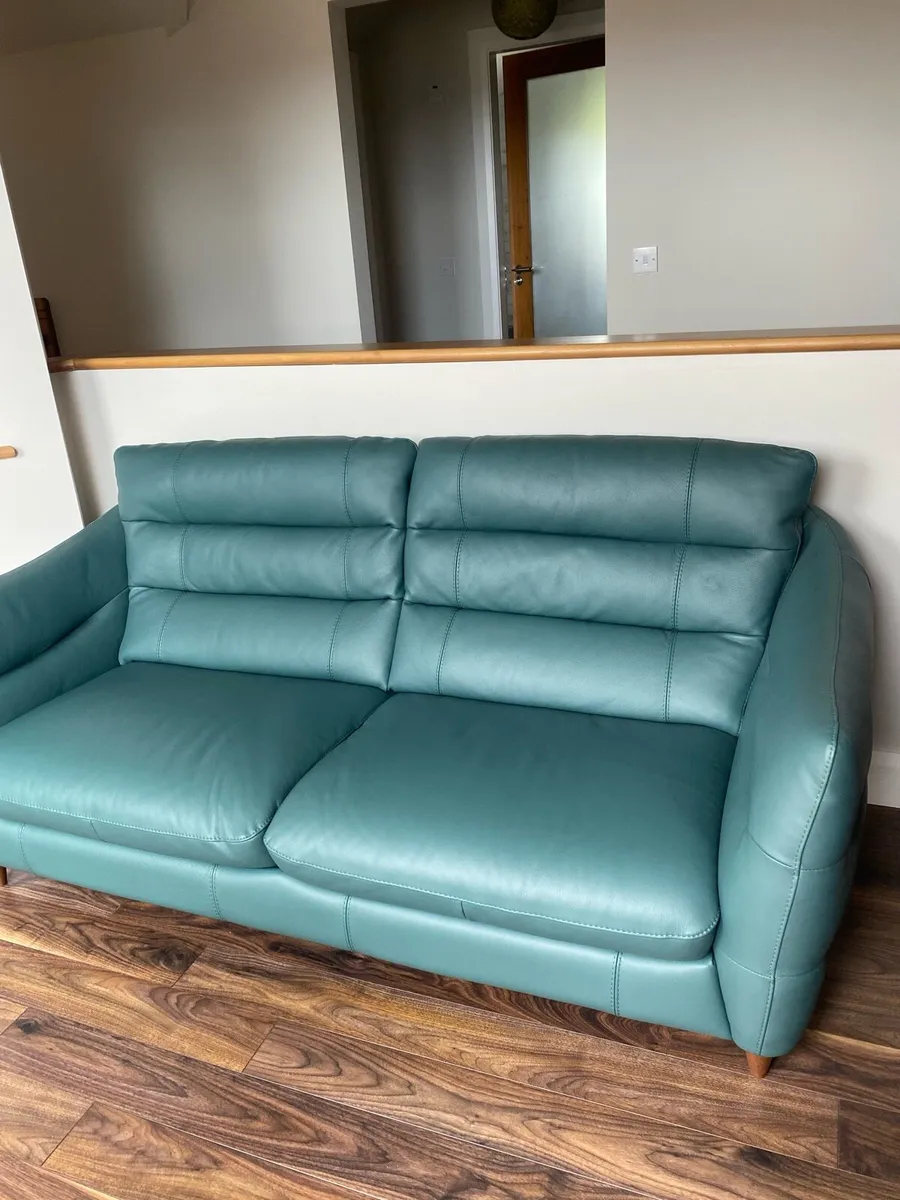Leather couch - Image 2
