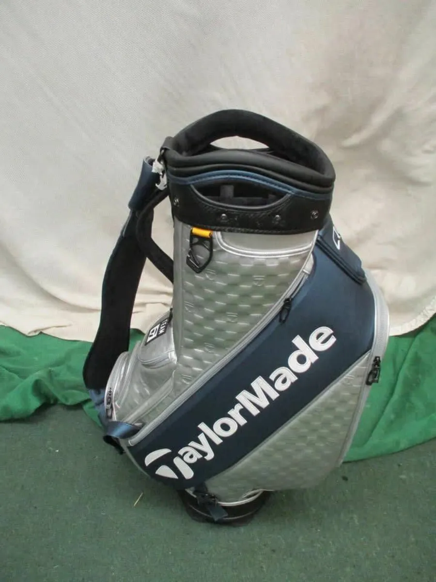 TAYLORMADE QI-10 TOUR STAFF BAG - Image 1