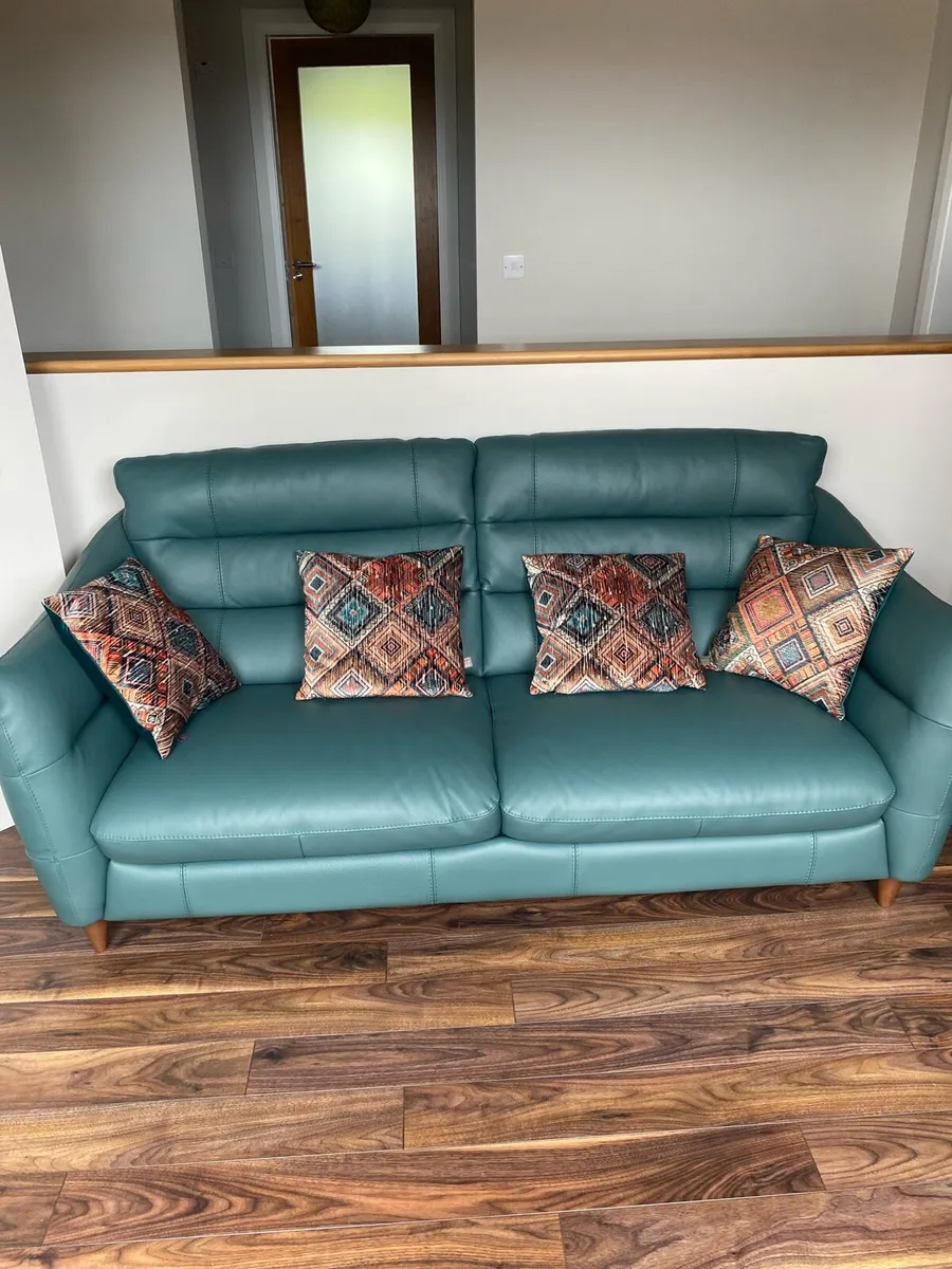 Leather couch - Image 3