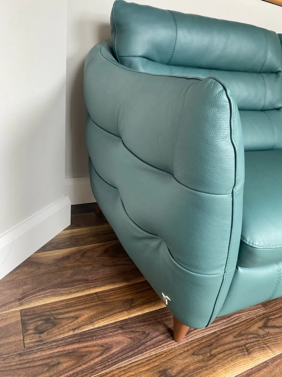 Leather couch - Image 4