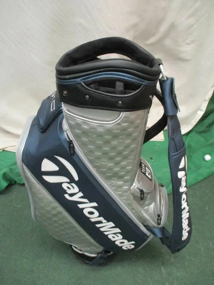 TAYLORMADE QI-10 TOUR STAFF BAG - Image 3