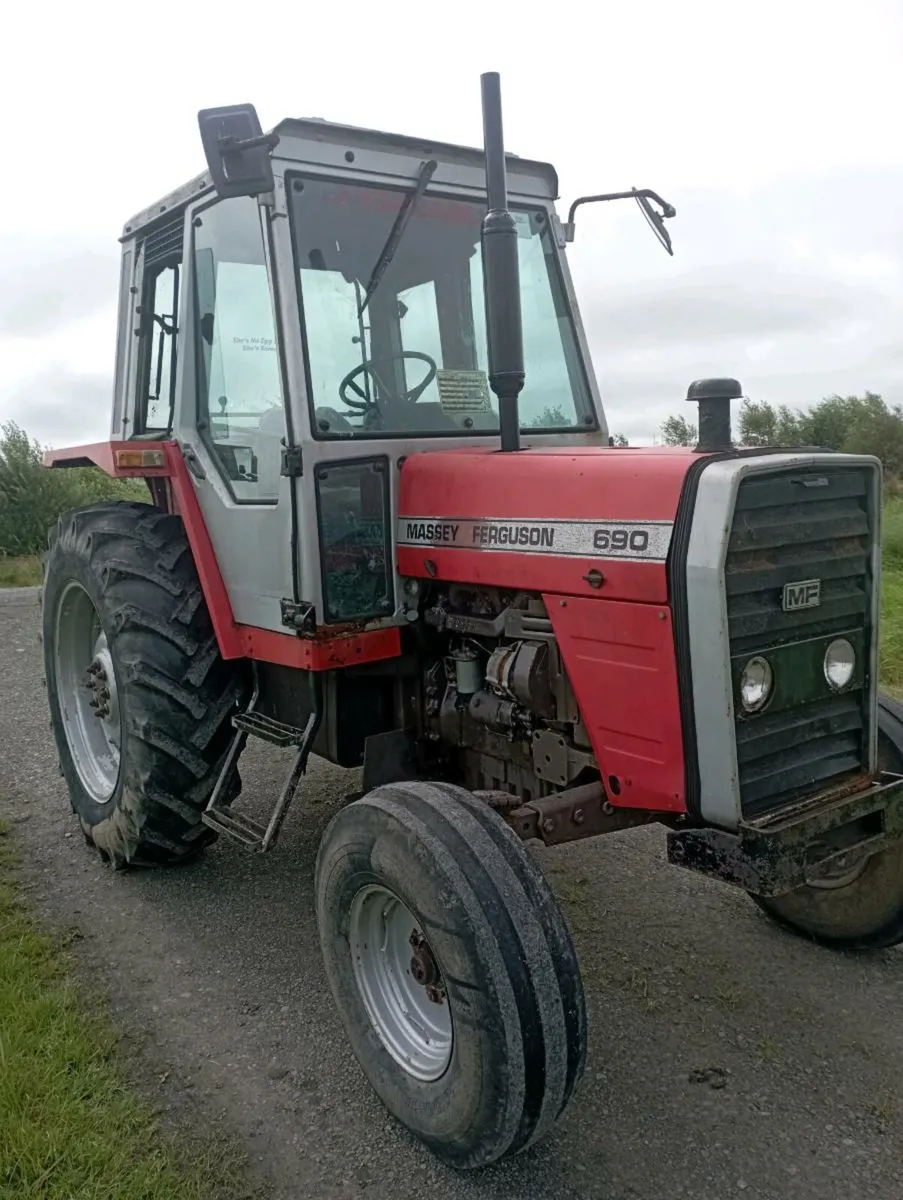 Massey Ferguson 690 - Image 1