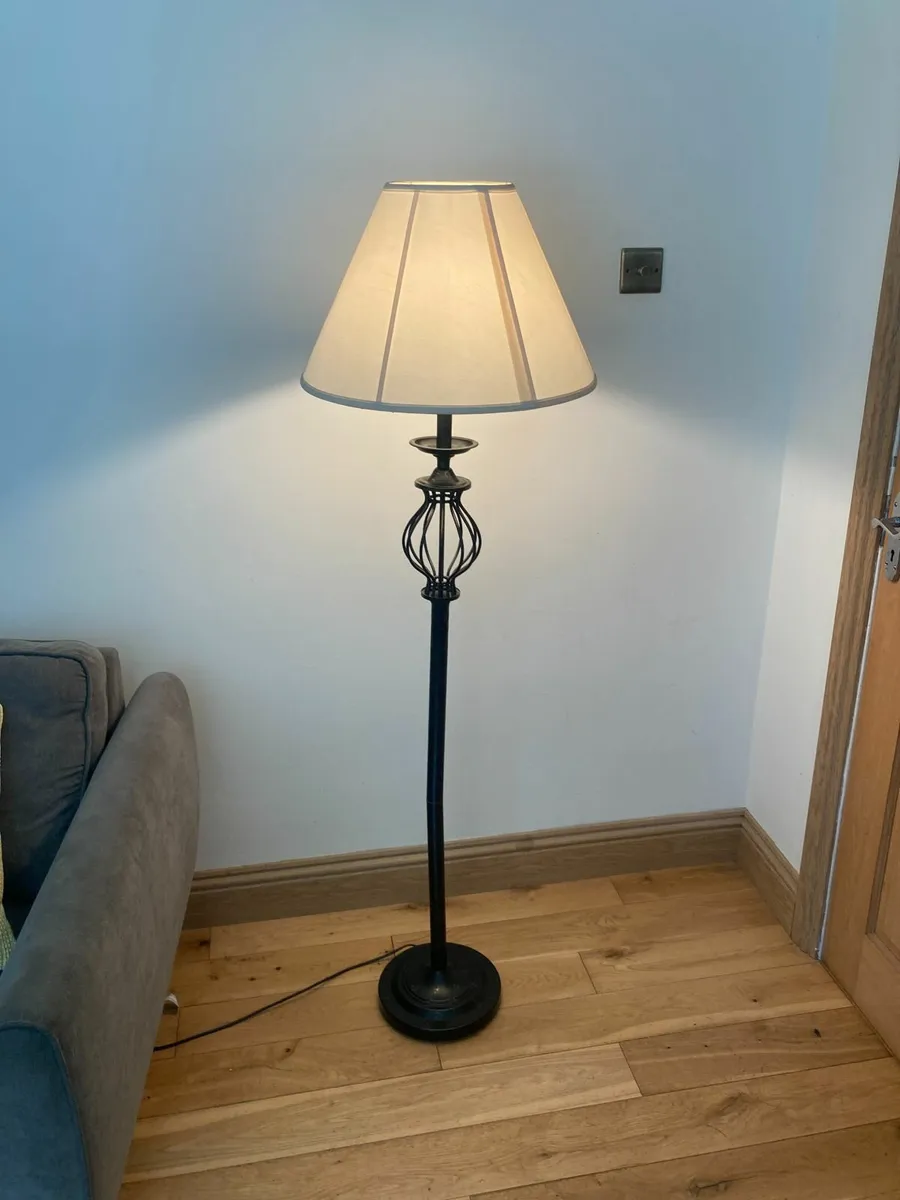 Standing Lamp / Standard Lamp / Floor Lamp - Image 2