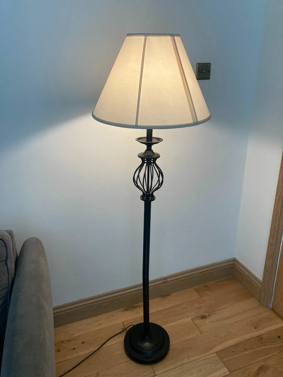 Standing Lamp / Standard Lamp / Floor Lamp - Image 3