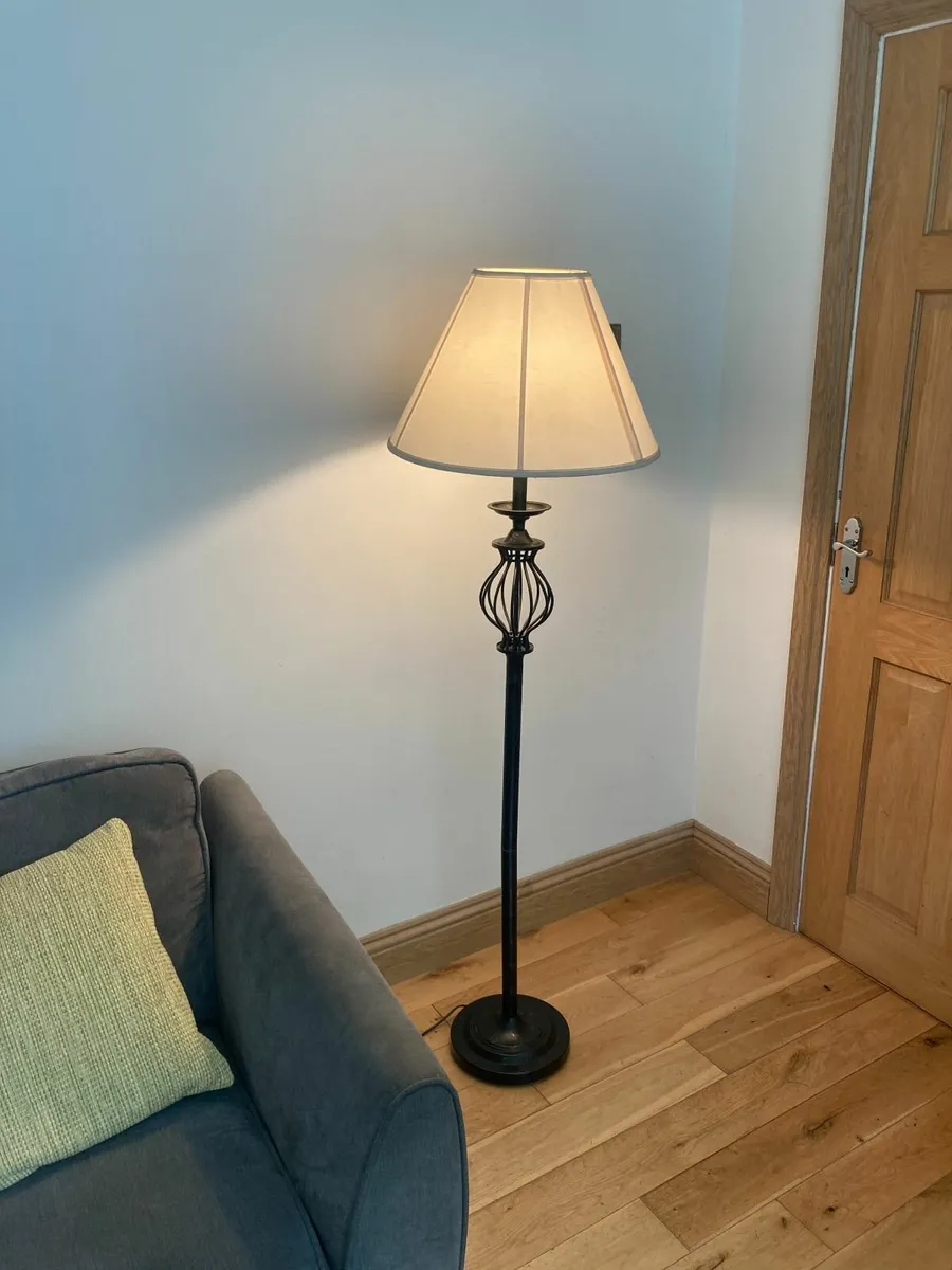 Standing Lamp / Standard Lamp / Floor Lamp - Image 4