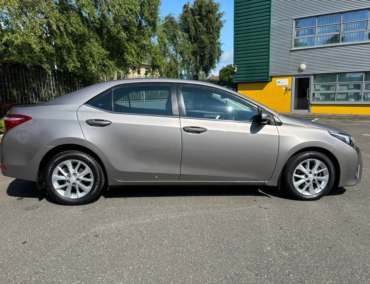 Toyota Corolla 2015 - Image 3