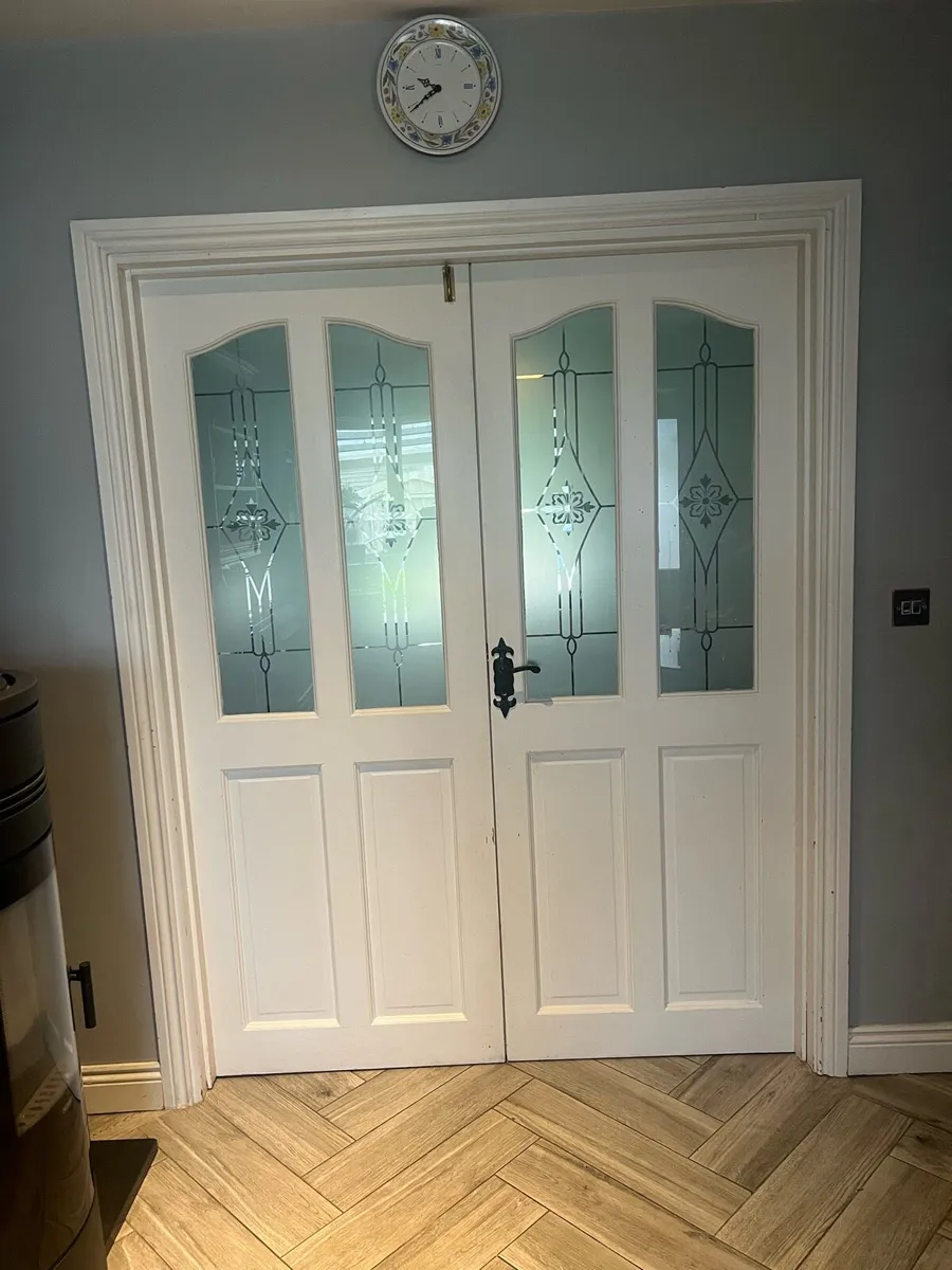 Double doors with handles - Image 1