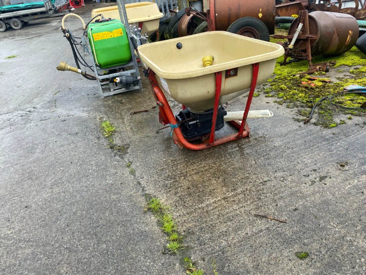 Abbey 425 fertiliser spreader - Image 2