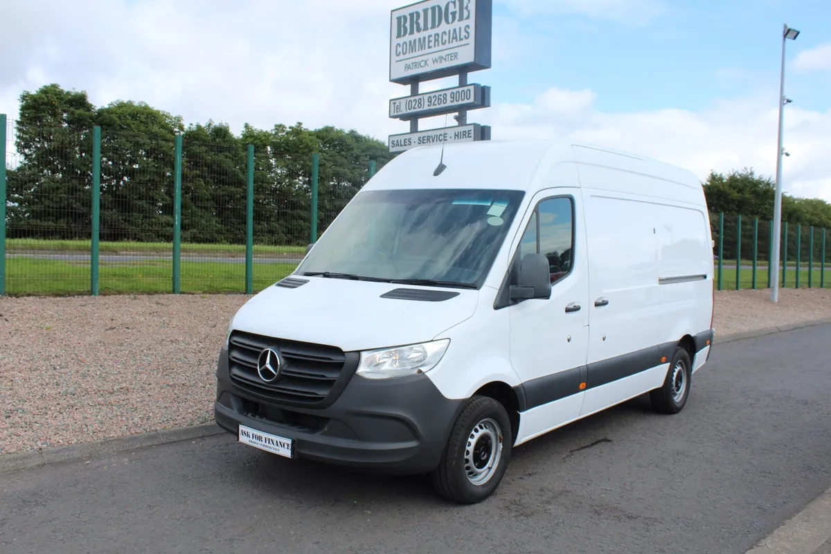 2022 Mercedes-Benz Sprinter 315 L2H2 Pro - Image 1