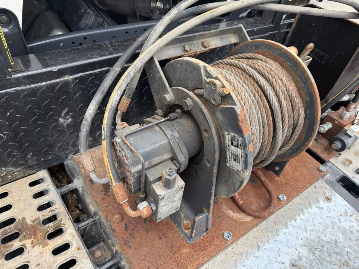 Heavy duty hydraulic winch - Image 1