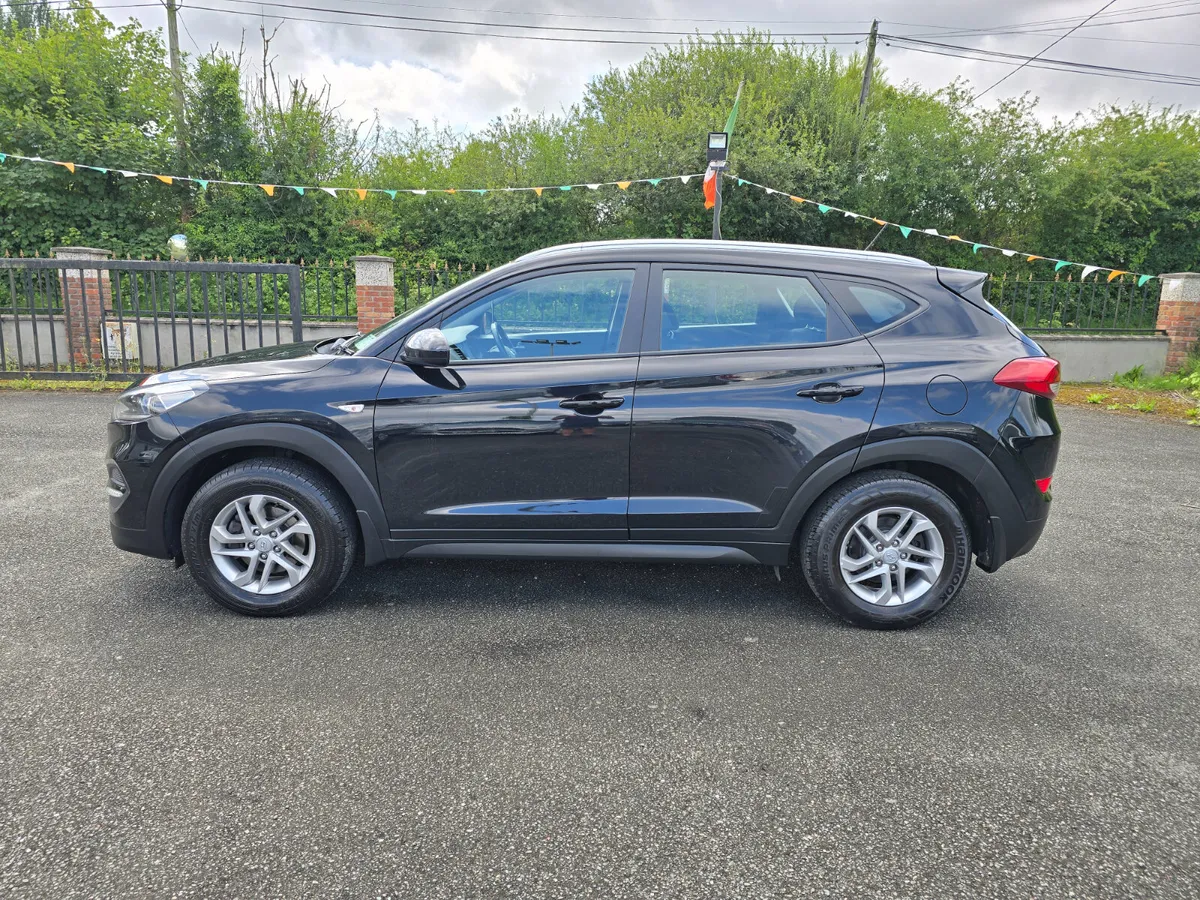 Hyundai Tucson PREMIUM - Image 3