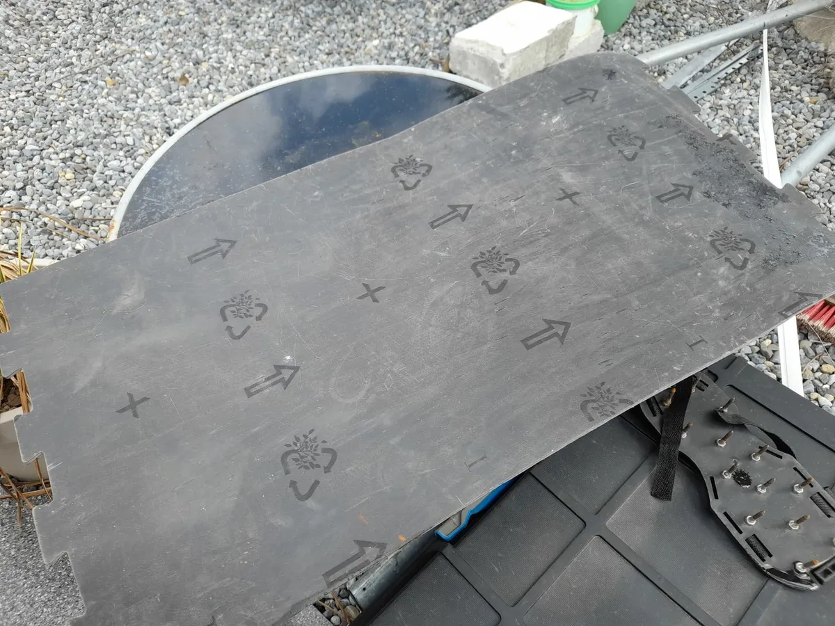 commercial flooring offcuts - FREE - Image 1