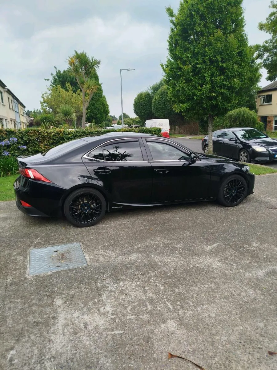 LEXUS IS300H EXECUTIVE EDITION 225BHP LONG NCT! - Image 2