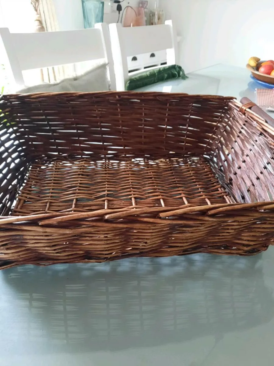 Wicker basket - Image 1
