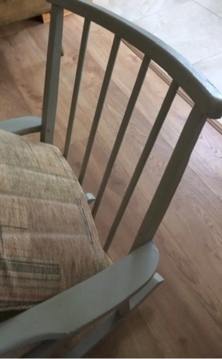 Vintage Rocking chair - Image 3