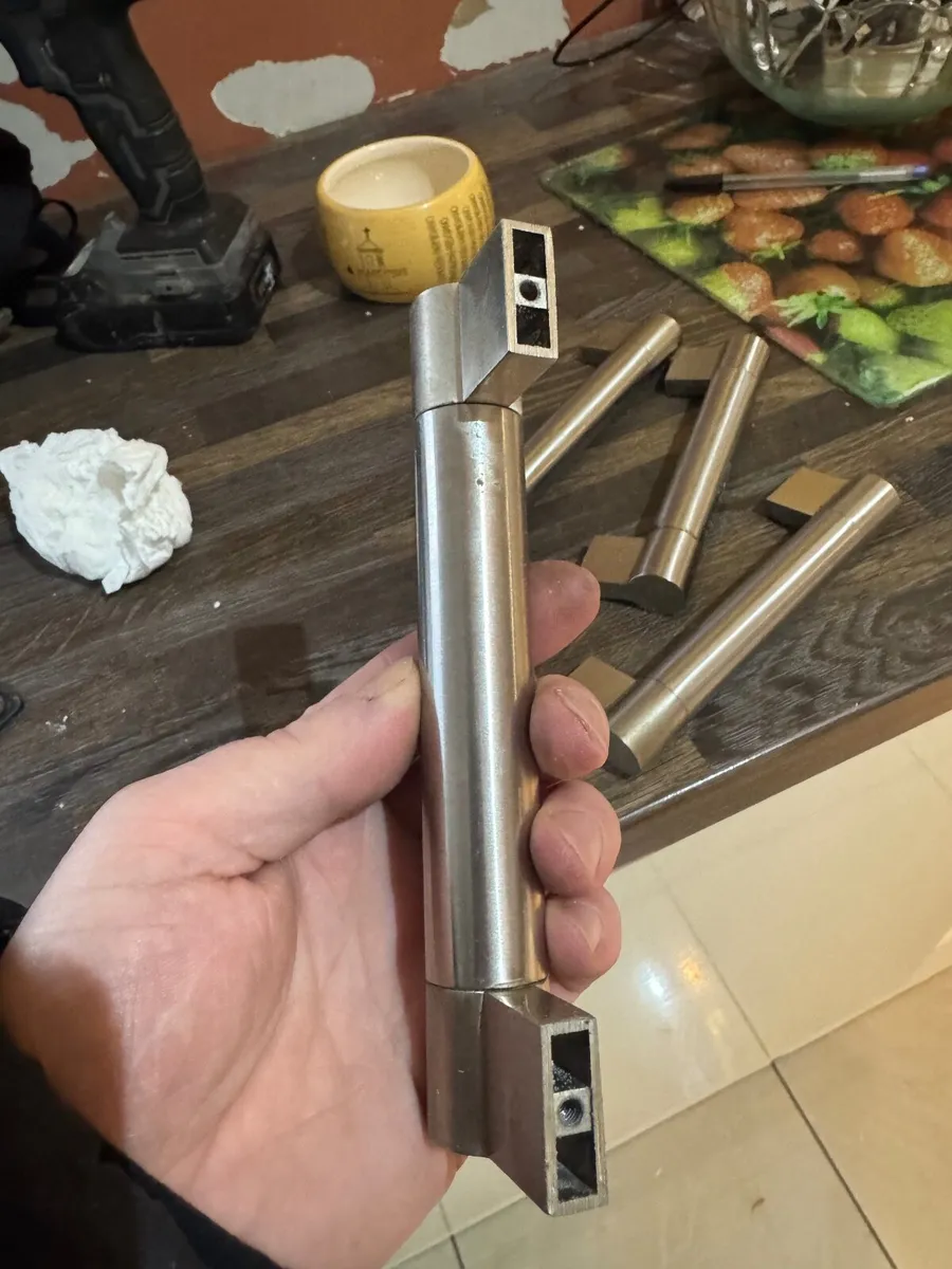 HANDLES - Image 2