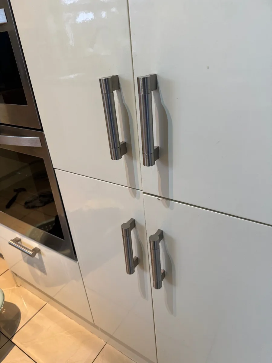HANDLES - Image 4