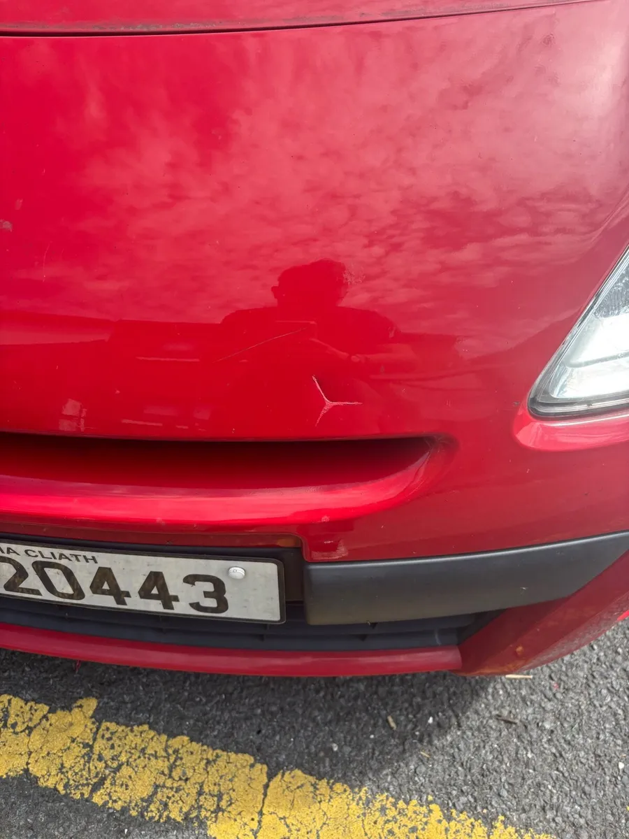 Renault Clio 2010 - Image 1