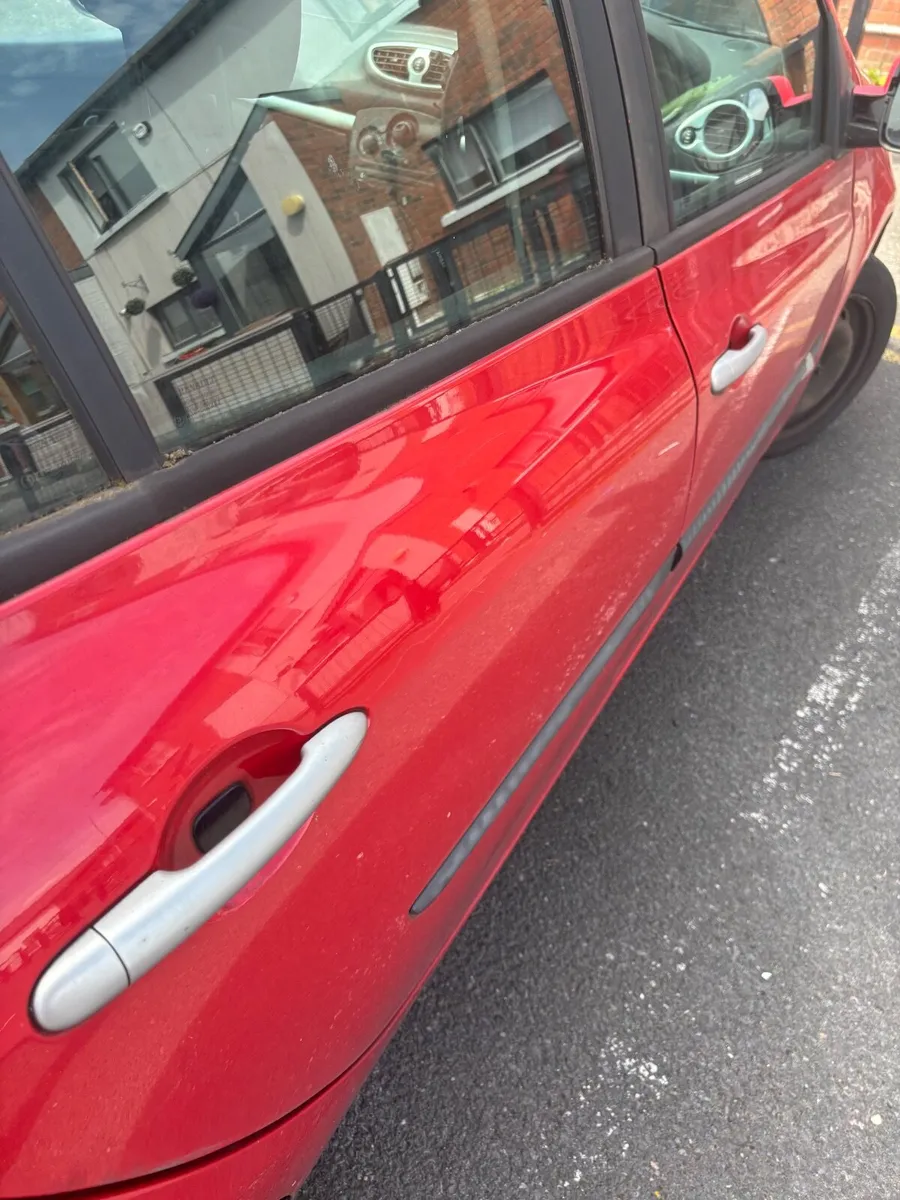 Renault Clio 2010 - Image 4