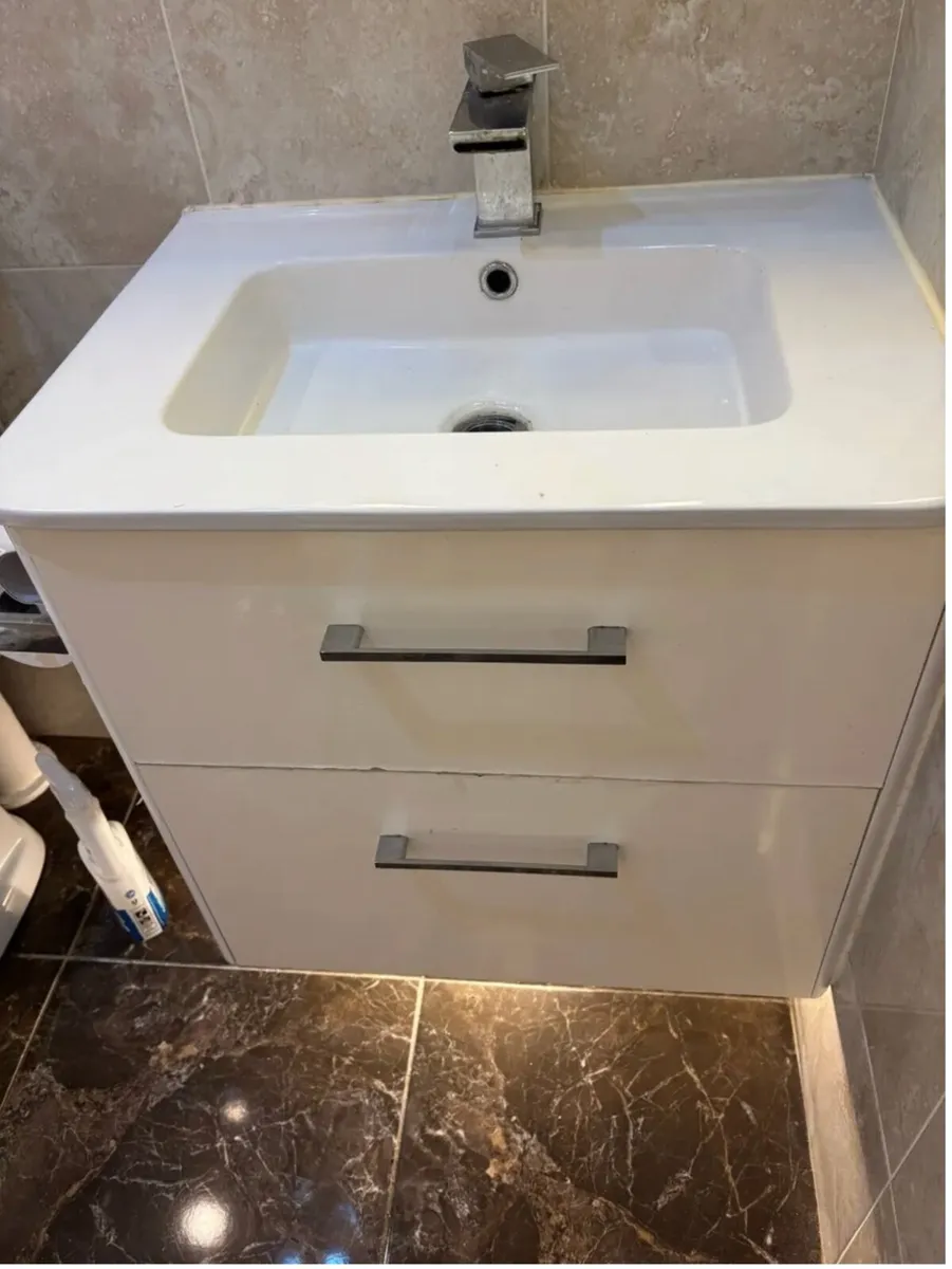 Bathroom cabinet with sink.. - Image 4
