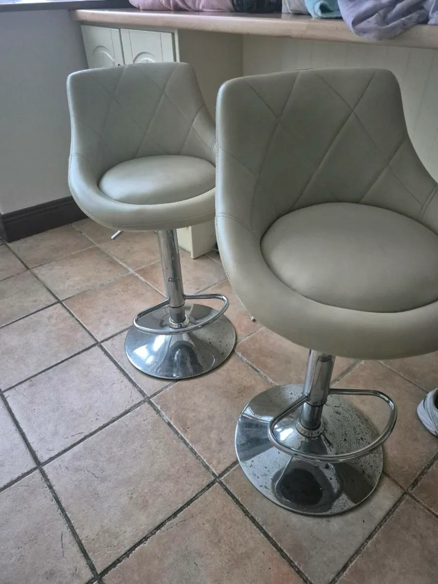 Kitchen barstools - Image 1