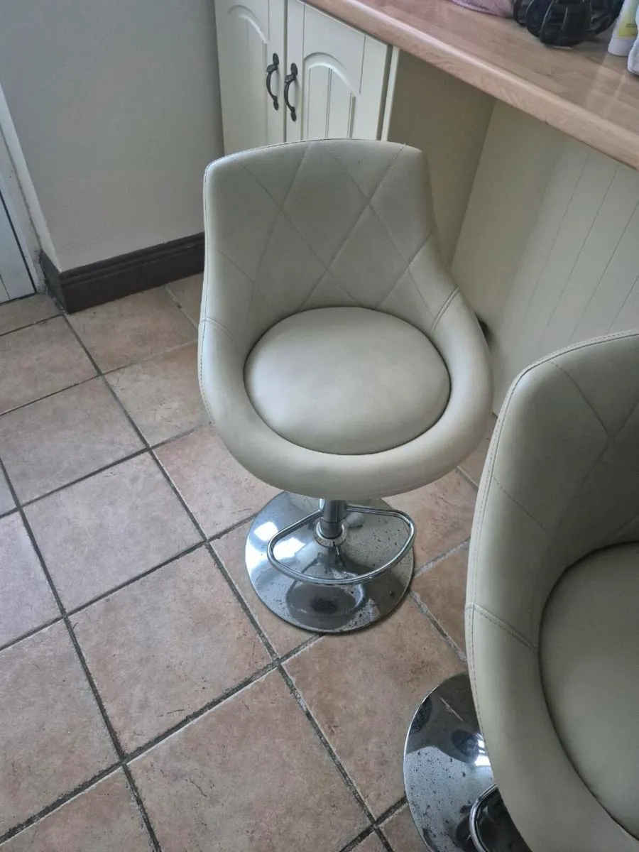Kitchen barstools - Image 2