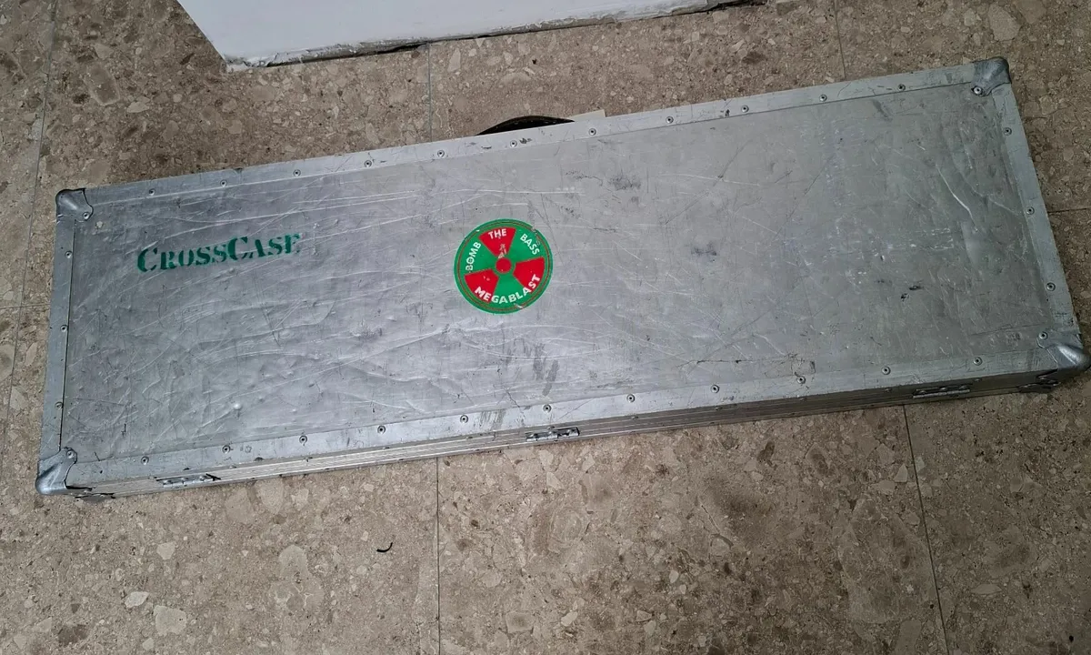 Bass guitar flight case - Image 2