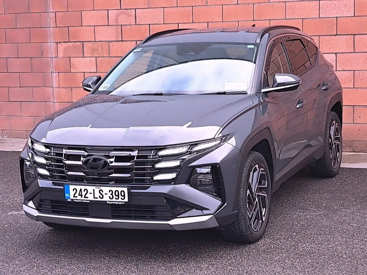 Hyundai Tucson Executive Plus Model Hybrid Automa - Image 2