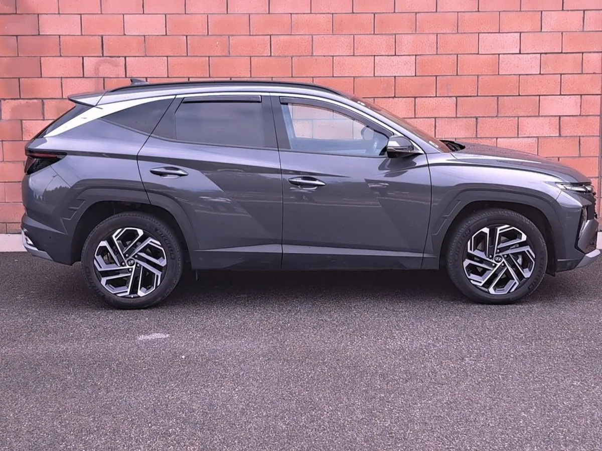 Hyundai Tucson Executive Plus Model Hybrid Automa - Image 4