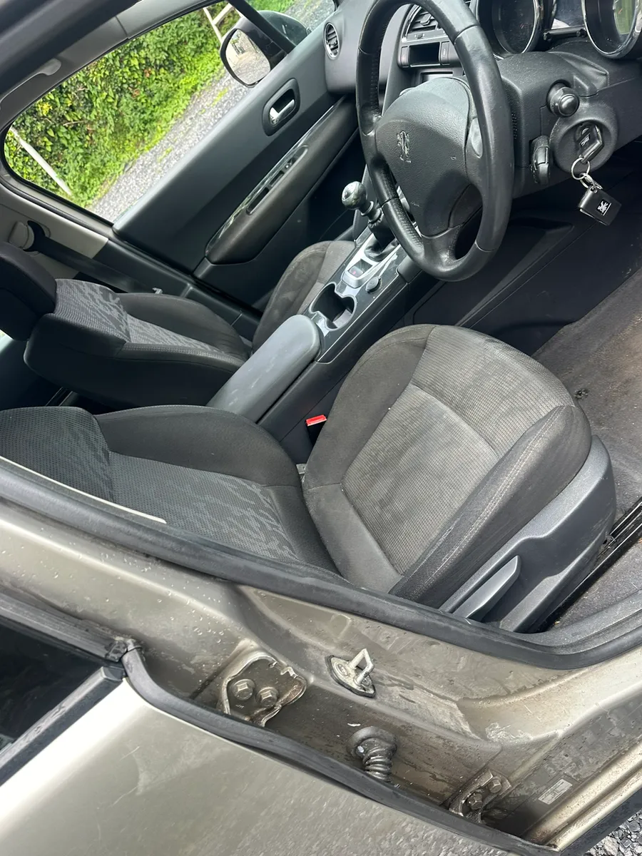 11 PEUGEOT 3008 Diesel NCT & TAX - Image 4