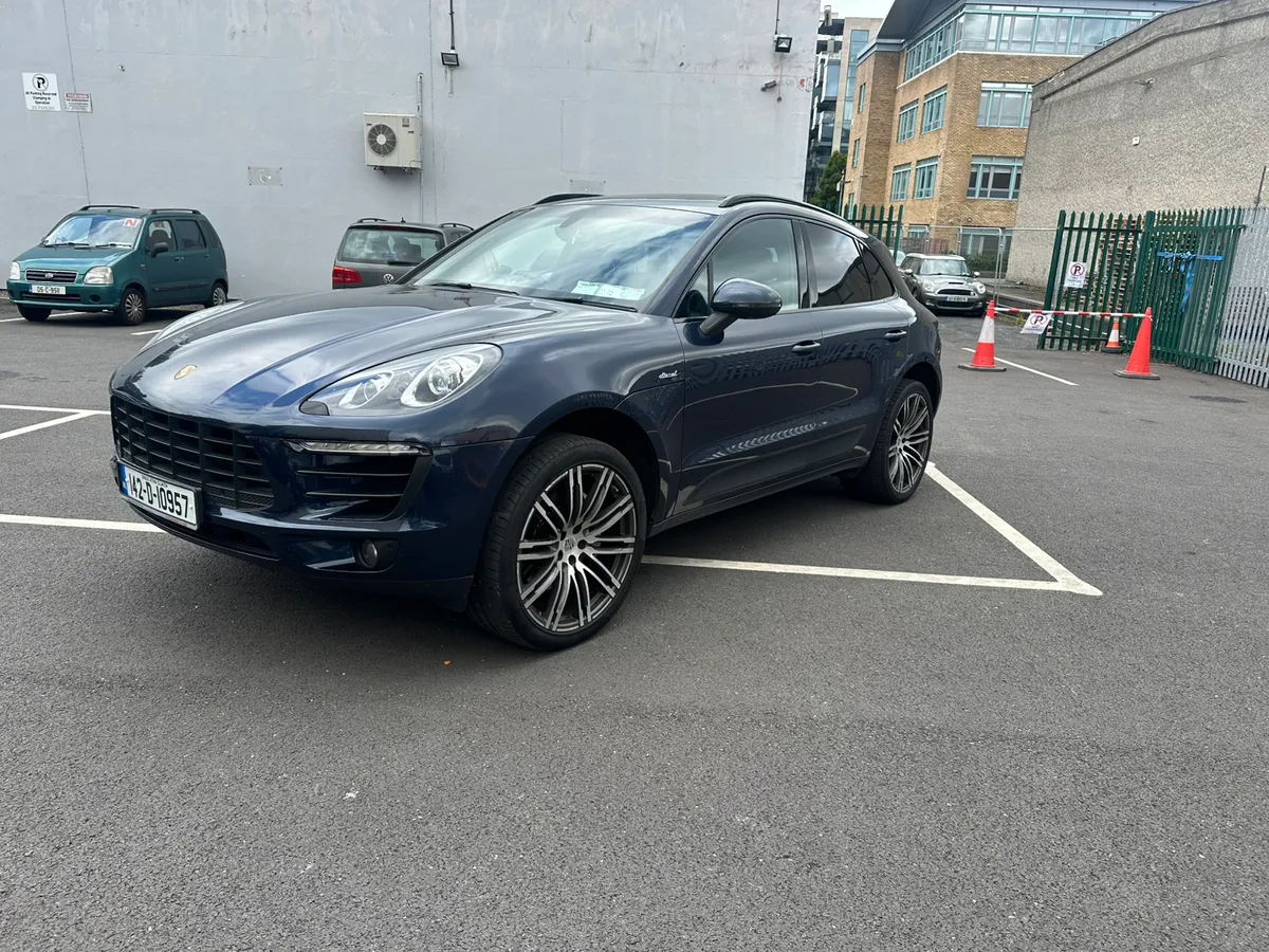 Porsche Macan S 3.0 D 4. Wheel Drive 2014 - Image 2