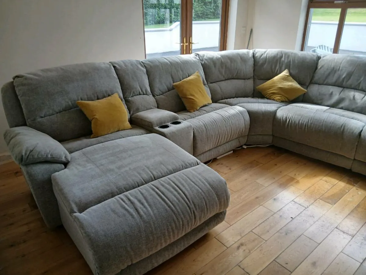 Corner couch - Image 4