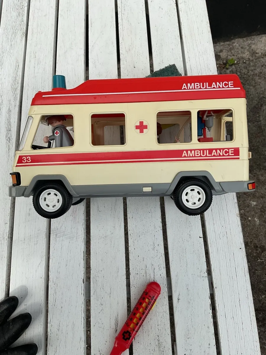 Play mobile ambulance - Image 2