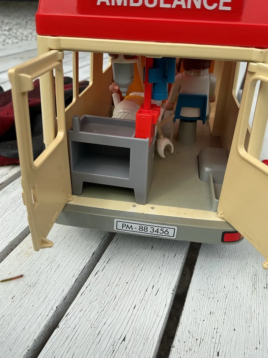 Play mobile ambulance - Image 3