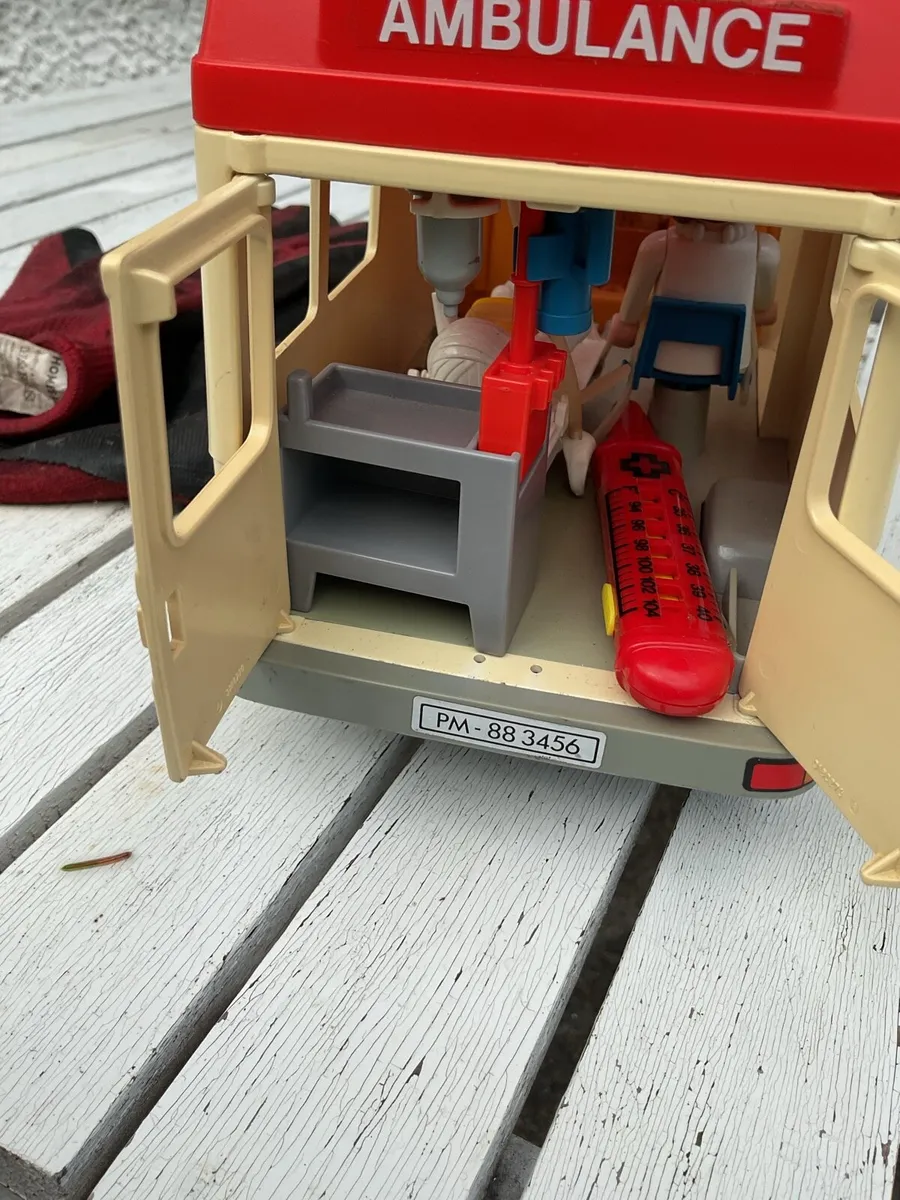 Play mobile ambulance - Image 4