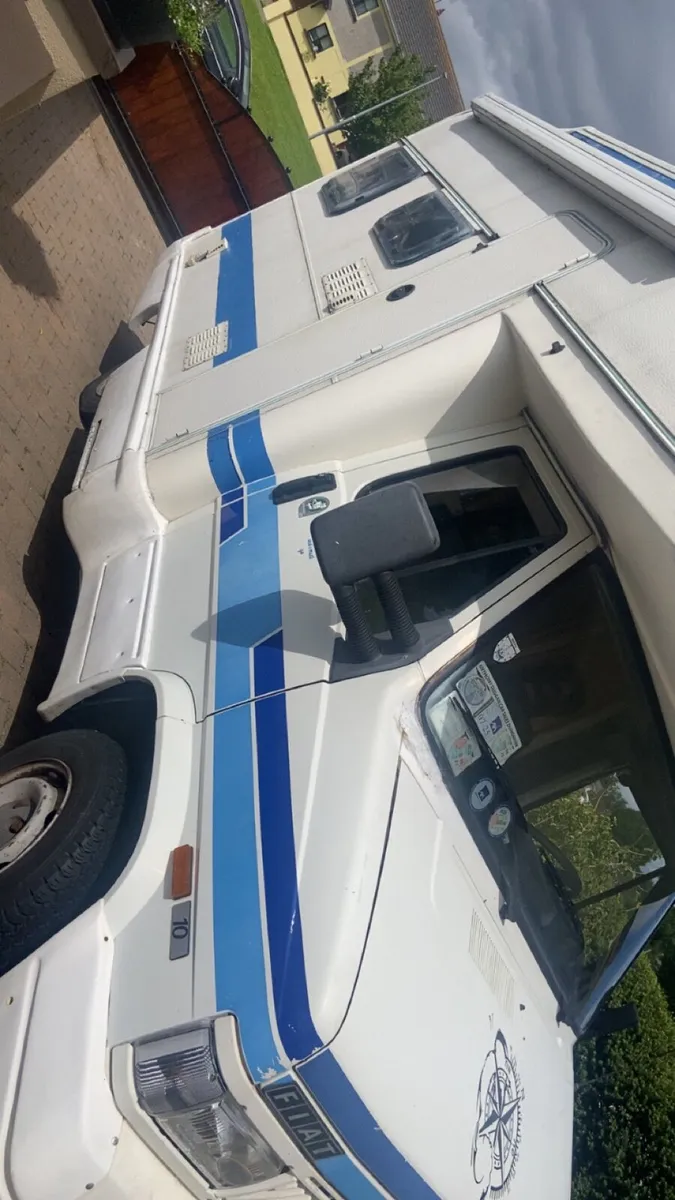Camper van - Image 2