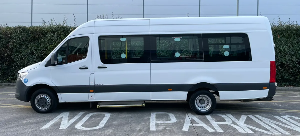 Sprinter Bus 18 Seats Plus Wheelchair Lift - Image 4