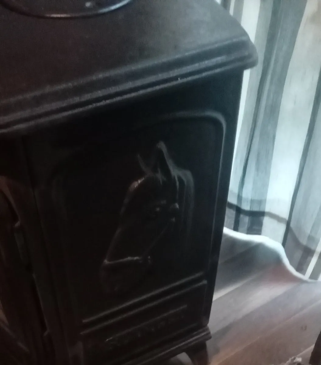 Stanley stove wood burning - Image 2