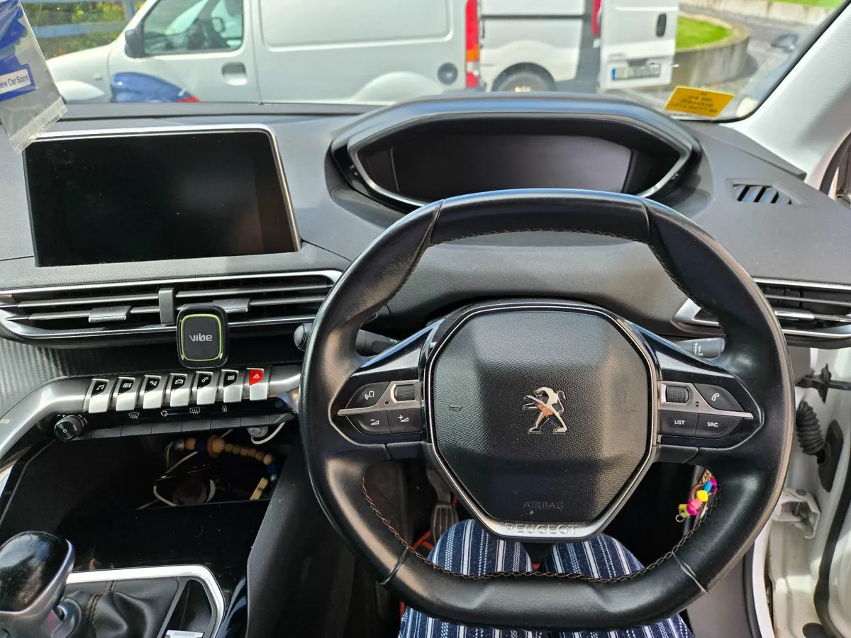 Peugeot 3008 2018 - Image 2