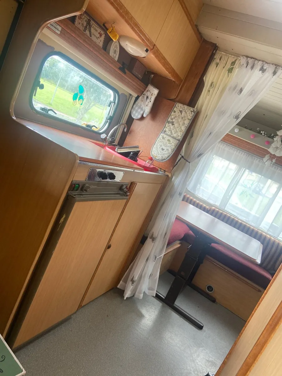 Camper van - Image 4
