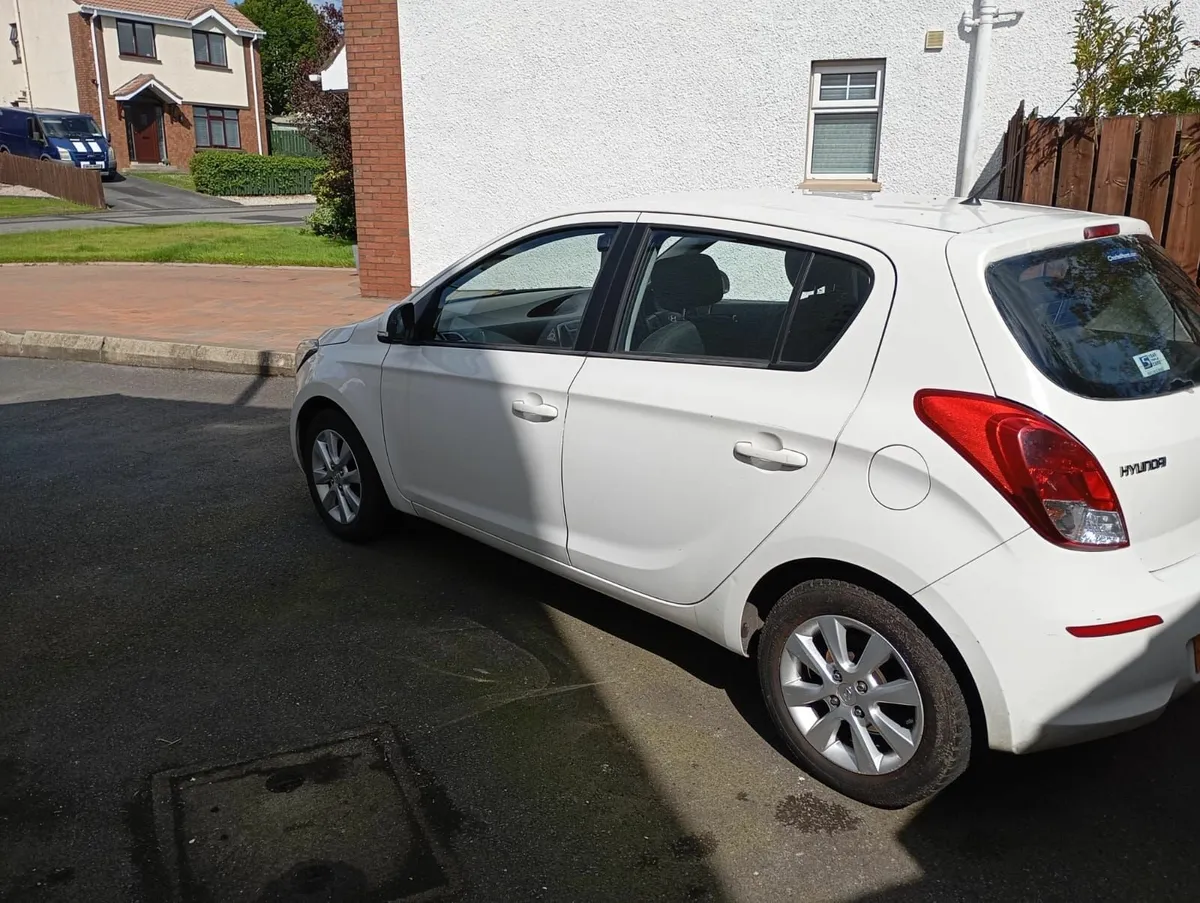 Hyundai i20 2013 - Image 2