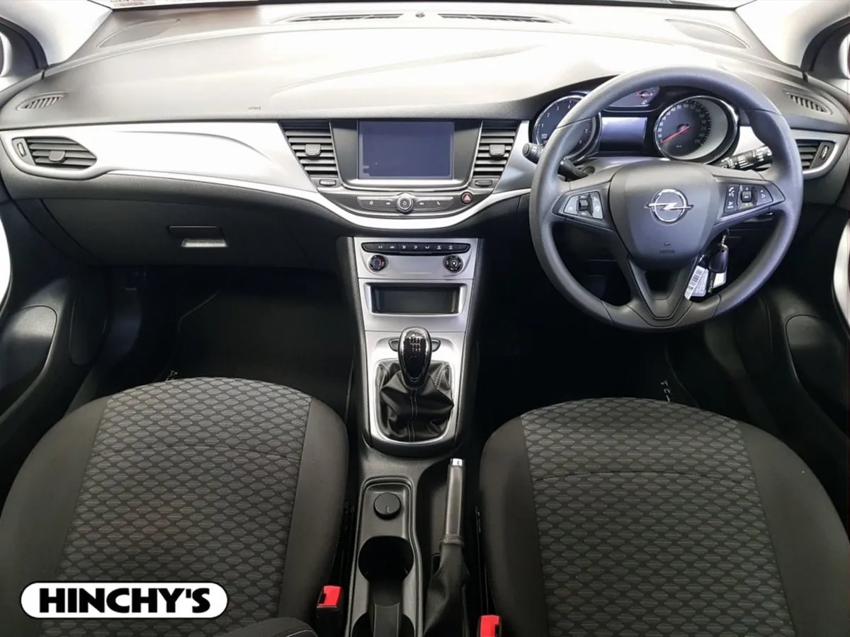 Opel Astra SC 1.2 Turbo 110PS 6 Speed - Image 2