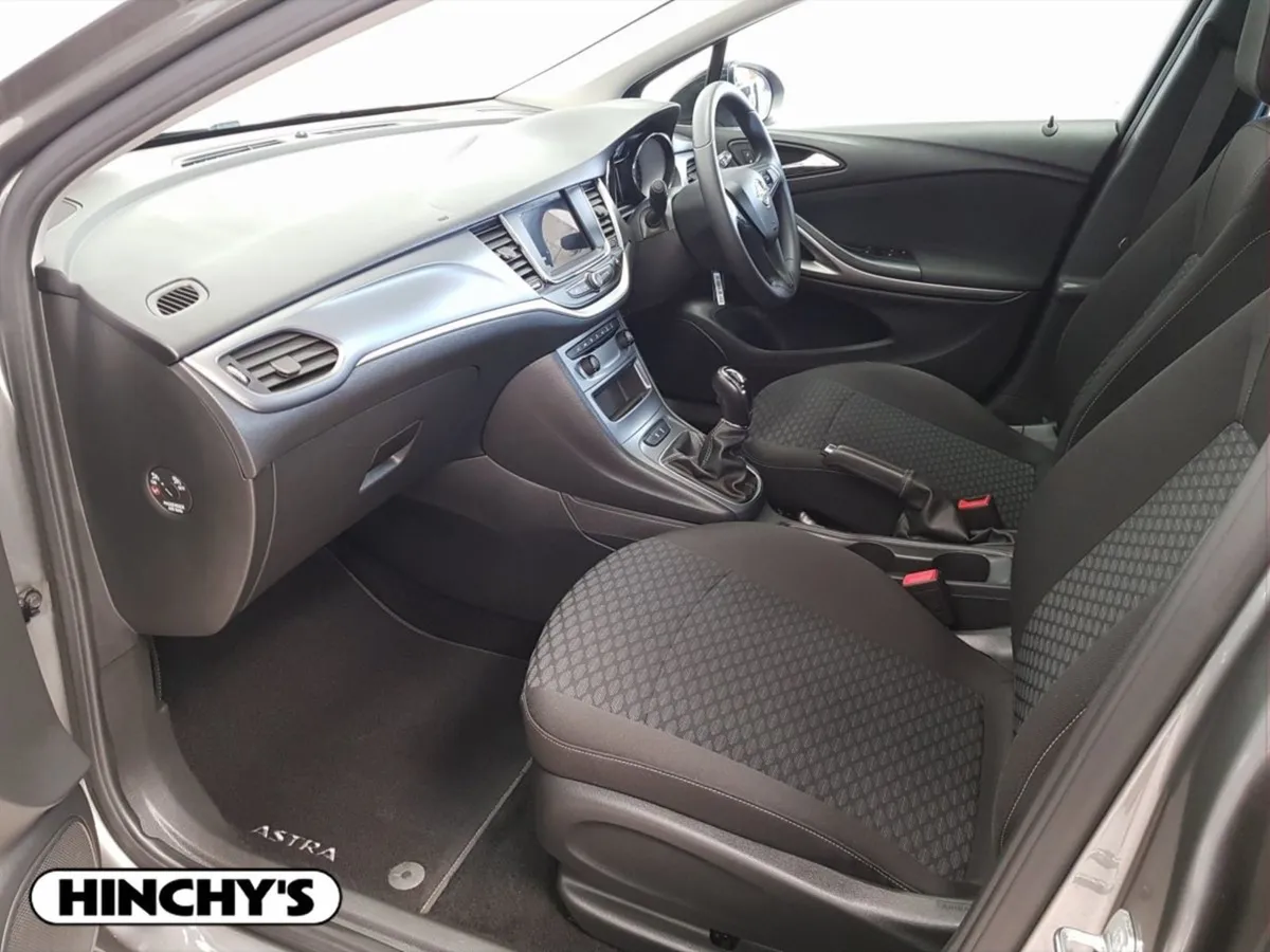 Opel Astra SC 1.2 Turbo 110PS 6 Speed - Image 4