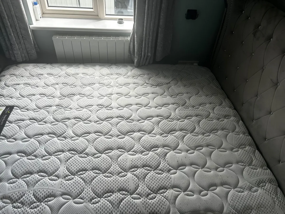 Bed - Image 2